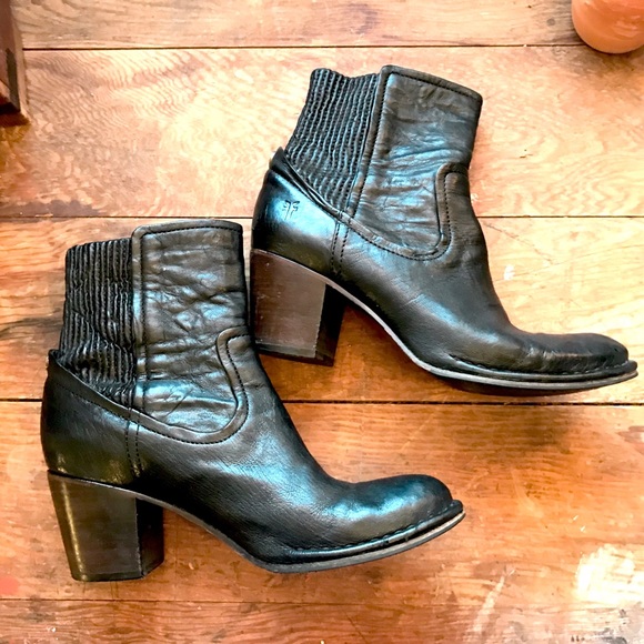Frye Shoes - Black Frye "Lucinda Scrunch" boot